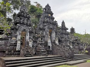 Goa Lawah